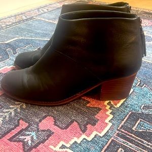 Toms black leather ankle boots